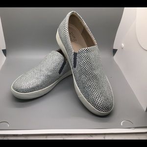 Ladies Naturalizer Slip On Sneaker - Size 10